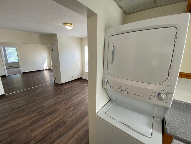 Building Photo - 133 Second St