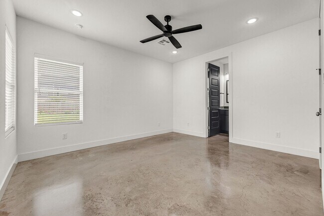 Building Photo - 3008 Alpha Wolf Ct