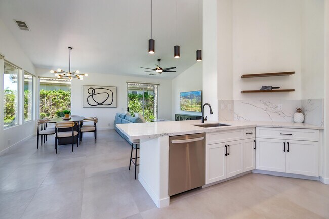 Building Photo - 67568 S Laguna Dr