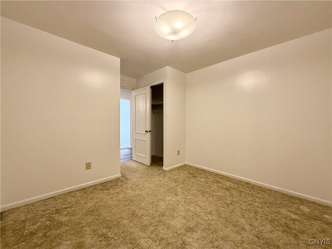 Building Photo - 7112 New Yorker Ave