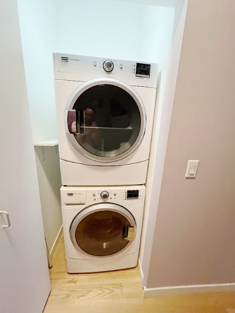 Building Photo - 235 W Van Buren St