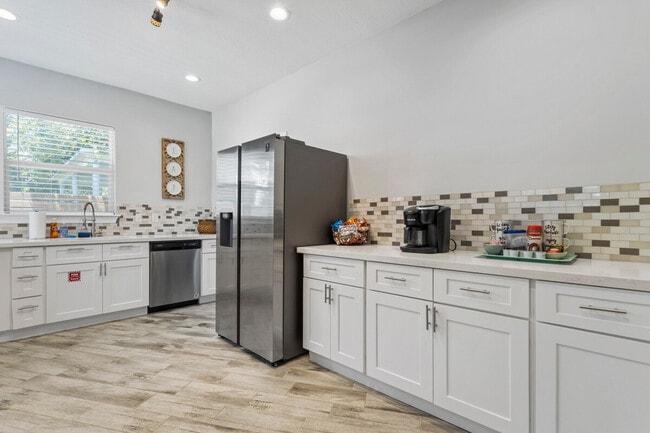 Building Photo - 134 Lee St