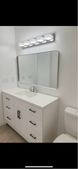 Building Photo - 104 Canal St