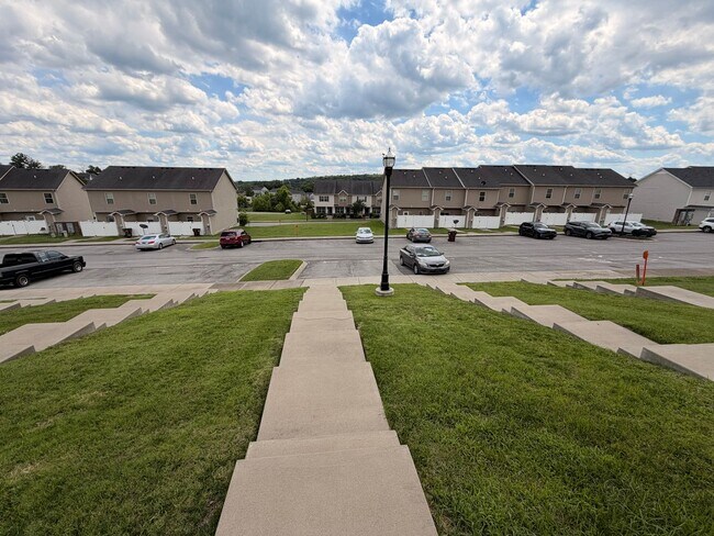 Building Photo - 2 Bedroom, 2.5 Bath Townhome in Antioch - Available Now!