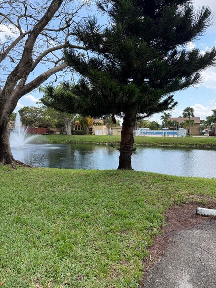 Building Photo - 3025 W Missionwood Cir