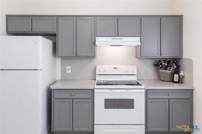 Building Photo - 3603 Woodrow Dr