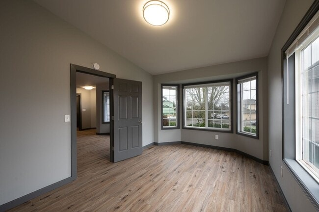 Building Photo - 3 Bedroom, 2 Bath Home in Ferndale