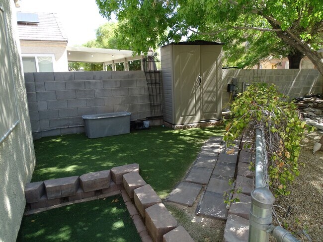 Building Photo - 3 Bedroom Single Story Northwest Vegas Home