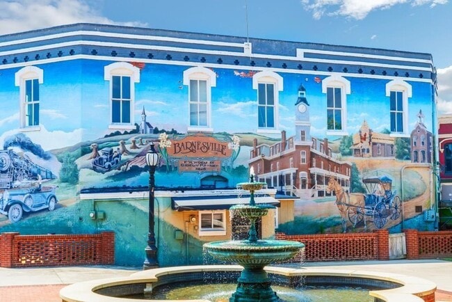 Building Photo - 204 Mill St