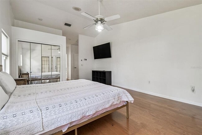 Building Photo - 15410 Manning Dr