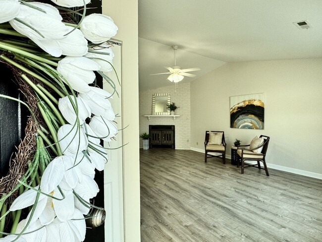 Building Photo - Updated & Ready NOW! Adorable 3-Bedroom Ranch 4 Miles to Dam Neck Base & Oceana - HUGE Fenced Bac...