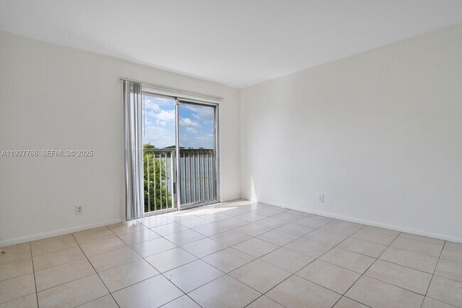 Building Photo - 4100 NW 16th Ave