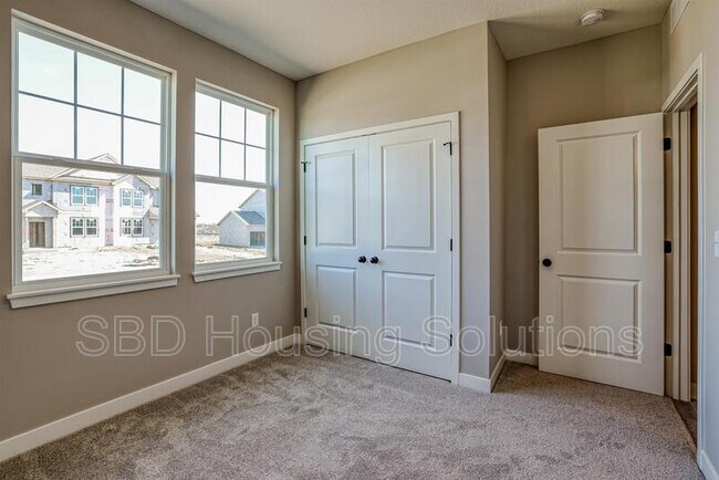 Building Photo - 27402 E Oak View Dr