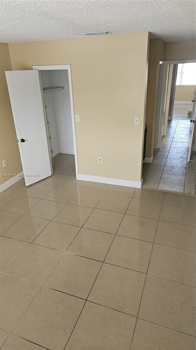 Building Photo - 8039 SW 21st Ct