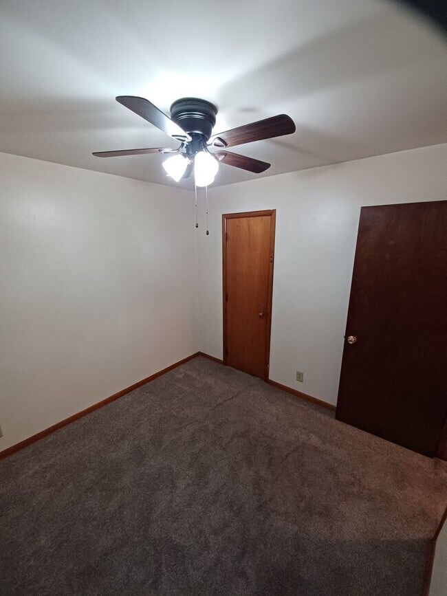 Building Photo - Don't miss out on calling this property your new home!