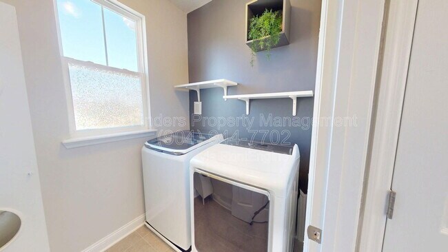 Building Photo - 7030 Azalea Grove Dr