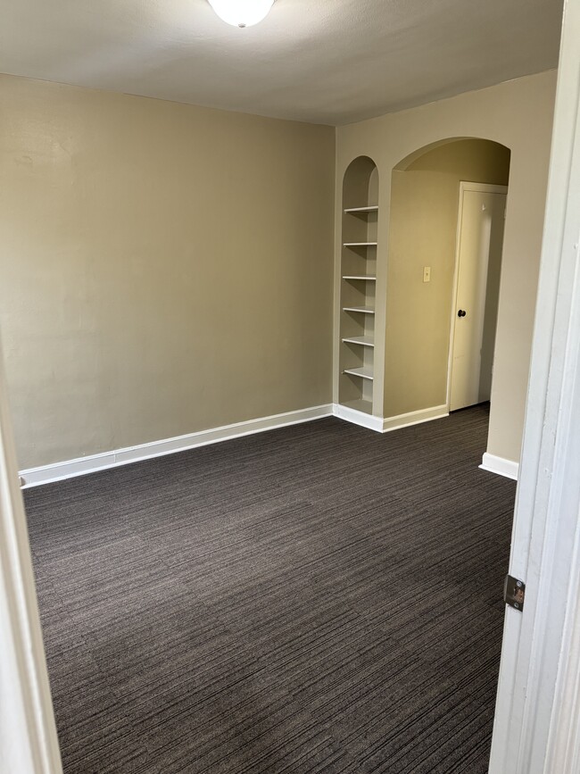 Building Photo - 7416 Harwood Ave