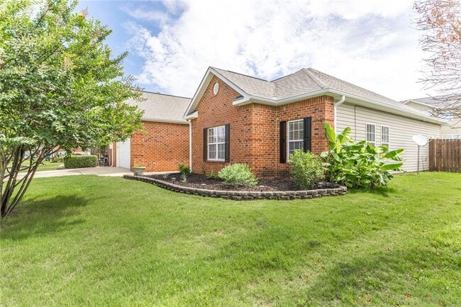 Building Photo - 104 Bryce Dr