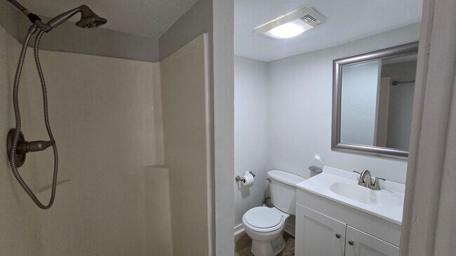 Building Photo - 212 Placid Dr