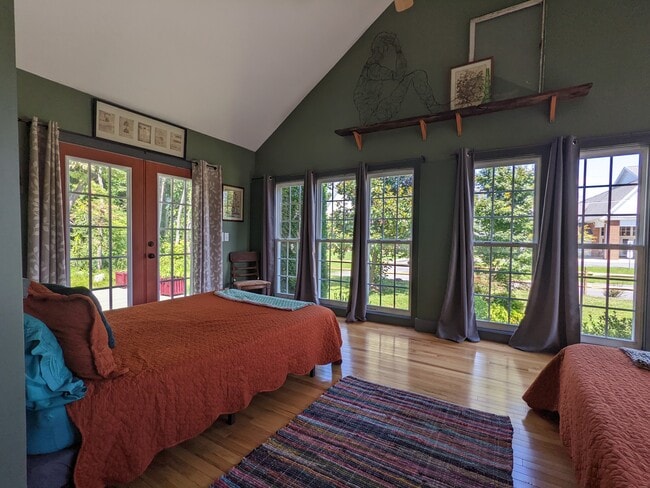 Building Photo - 140 Old Turnpike Rd