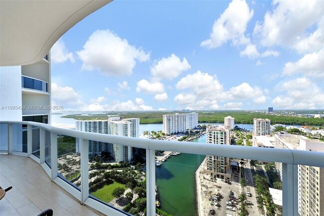 Building Photo - 15901 Collins Ave