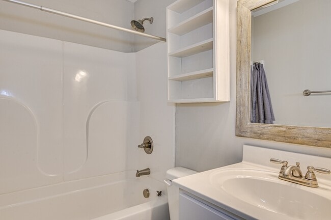 Building Photo - 3423 Cannongate Dr