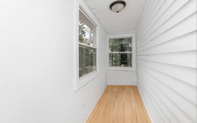 Building Photo - 1044 Muskegon Ave NW