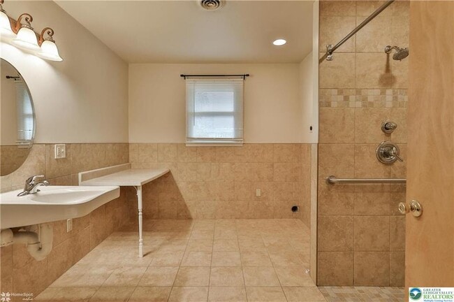 Building Photo - 900 Mine Lane Rd