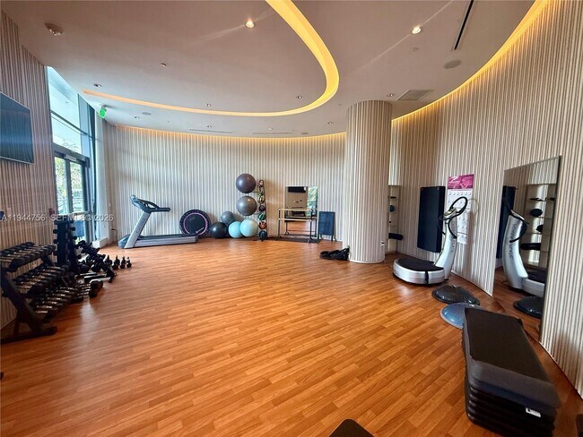 Building Photo - 3300 NE 188th St