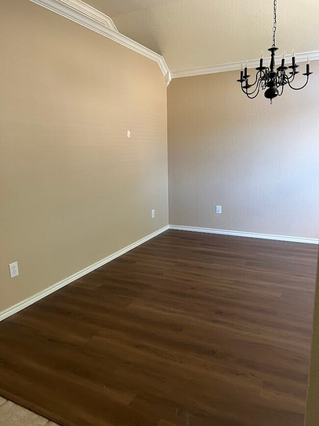 Building Photo - 1400 Lyra Ln