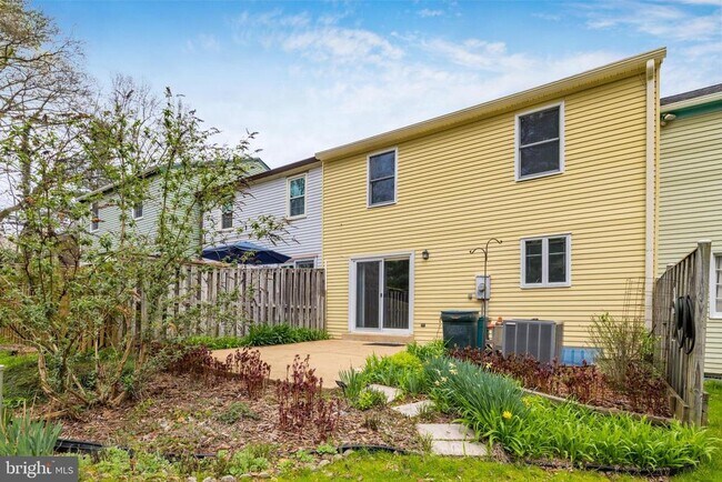 Building Photo - 9823 St Cloud Ct
