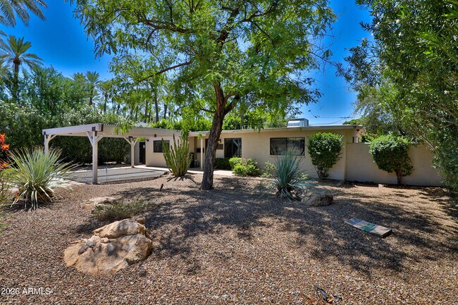 Building Photo - 4243 E Campbell Ave