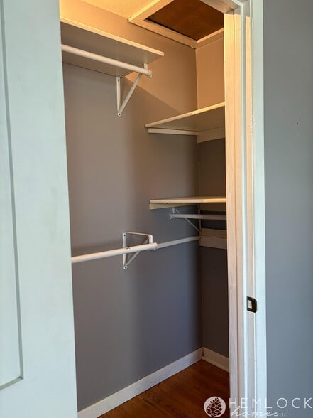 Bedroom 1 Closet - 916 Blaine St