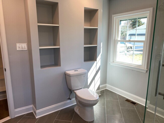 Building Photo - 108 Paoli Pike