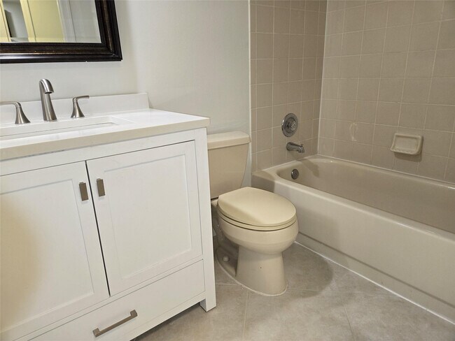 Building Photo - 5800 Coach House Cir