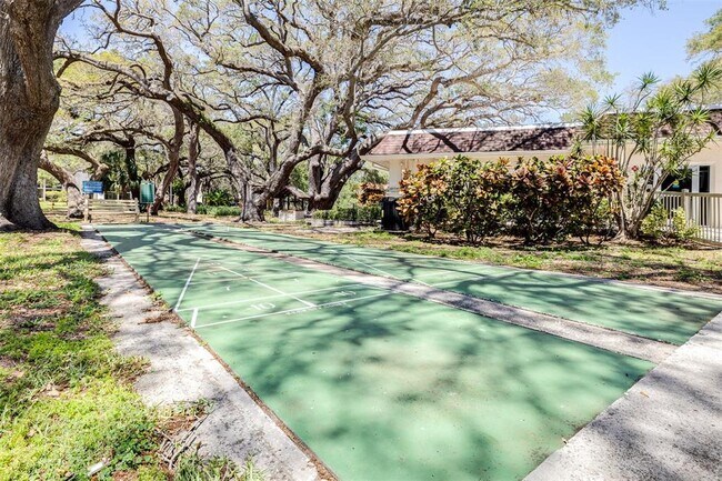 Building Photo - 820 Patricia Ave