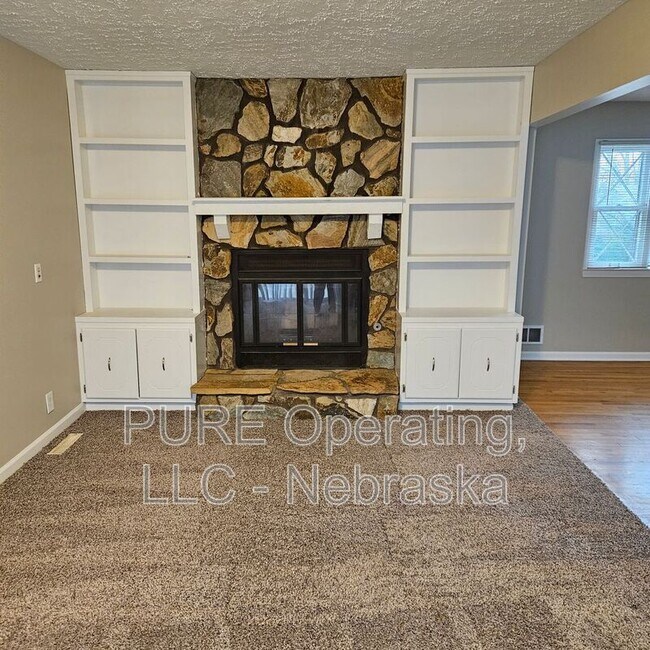 Building Photo - 3341 S 89th St