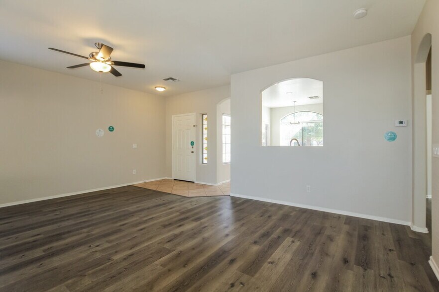Building Photo - 13006 W Aster Dr