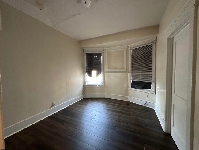 Building Photo - 3501 Ventnor Ave