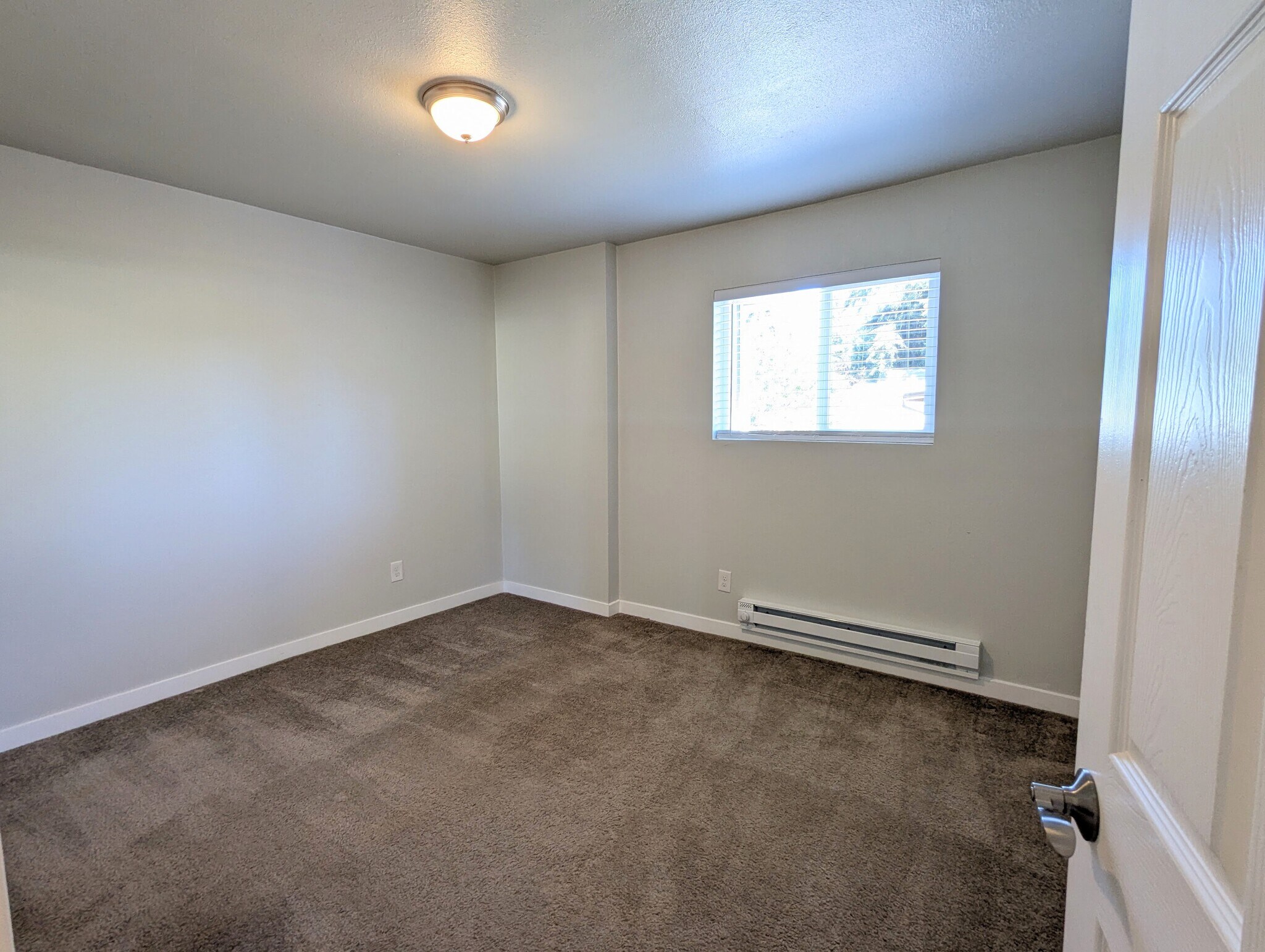 Building Photo - 821 S 117th St