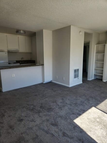 Building Photo - 8726 Independence Ave