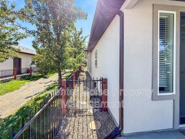 Building Photo - 9753 W Wildbranch Dr