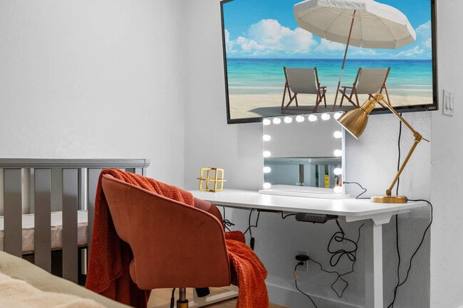 Building Photo - 5048 Bluff Pl