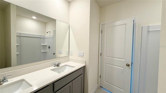 Building Photo - 3314 Wakefield Dr