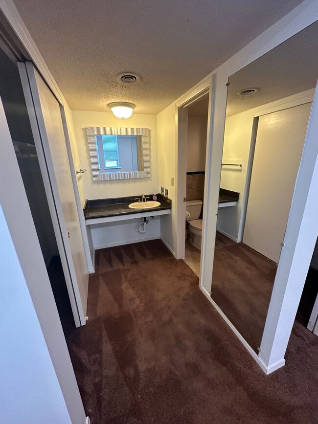 Building Photo - 2BD/2BA Condo located in Germantown!