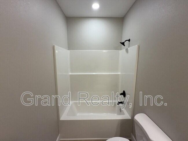 Building Photo - 6147 Beverly Ann Cir