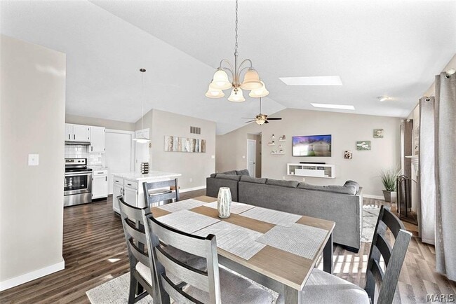 Building Photo - 202 Oxford Ave