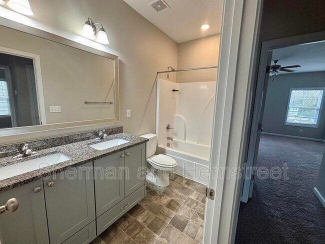 Building Photo - 4017 Pensacola Way