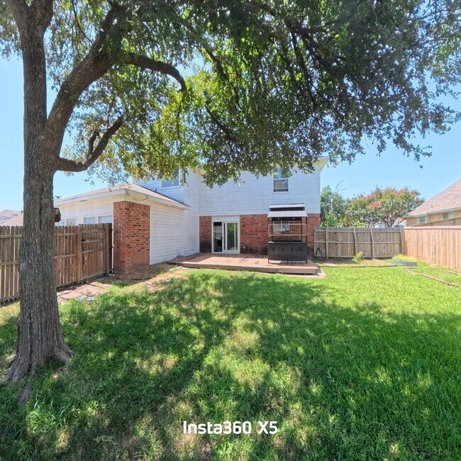 Building Photo - 1209 Montclair Dr