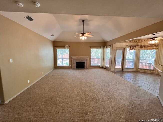 Building Photo - 4 Bedroom/3.5 bath The Vineyard Subdivision